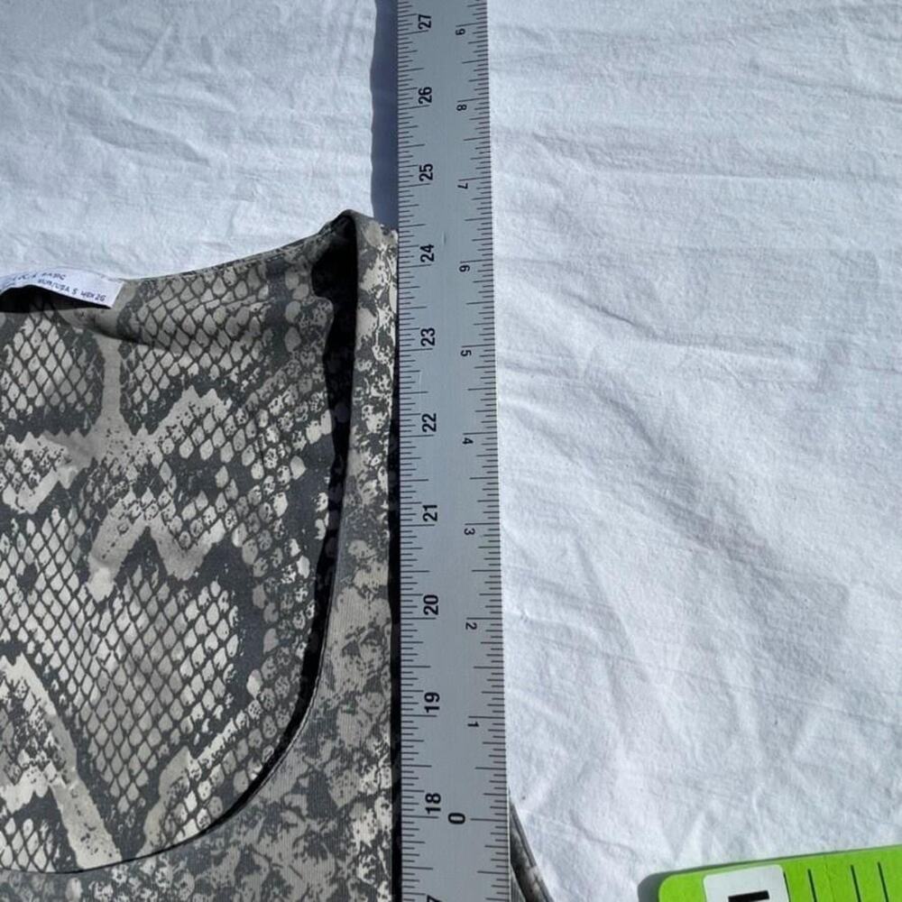 Zara Tank Top Womens Small Gray‎ Snakeskin Print Sleeveless Scoop Neck Basic - Picture 5 of 13